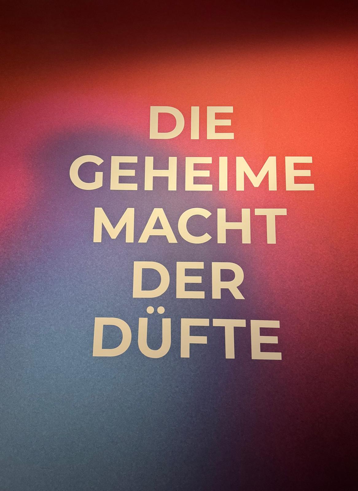 KUNSTPALAST DÜSSELDORF | SCENT TABLE